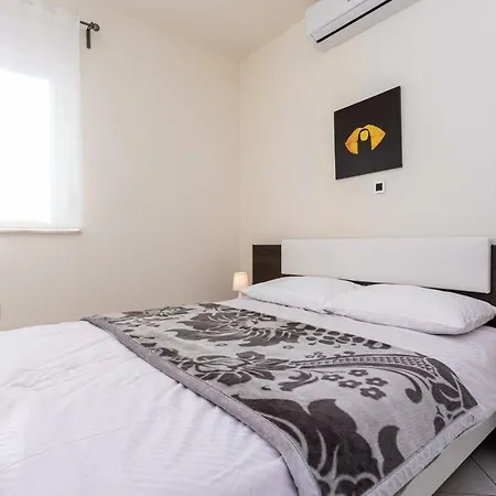 Apartman Dolores D&d,