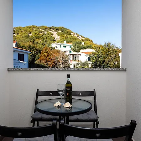 Dolores D&d, Apartament Baška