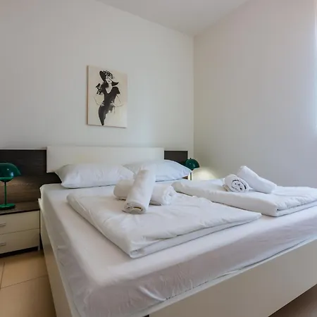 Dolores D&d, Apartament