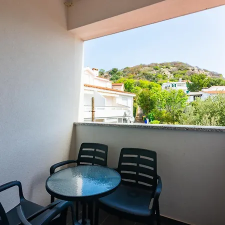 Dolores D&d, Apartament Baška