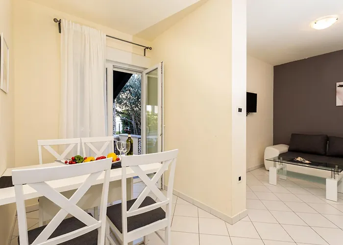 Dolores D&d, * باشْكا