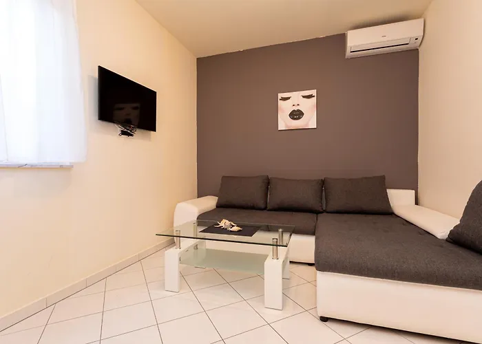 شقة Dolores D&d, باشْكا